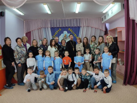 Пасха в гости к нам пришла Пасха в гости к нам пришла.